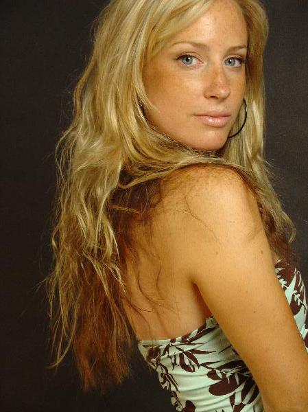 samantha thomas - sam by margaret yescombe, OMP photographer