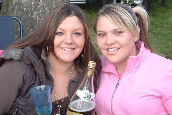 jordz - im the one in the pink!!