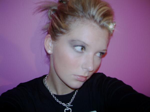 Laurell - Laura