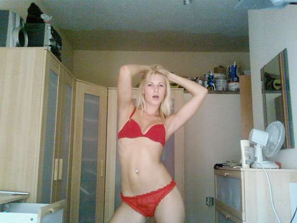 Chelsa - me at home with no make up on