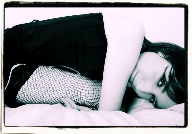 gem - Black & white ball