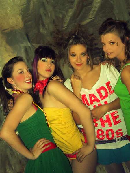 Miss Merry Cherry - party