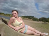 xbrunettebabyx - me sun bathin by the lake