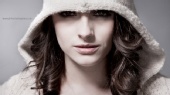 artists muse 3 - Hooded headshot