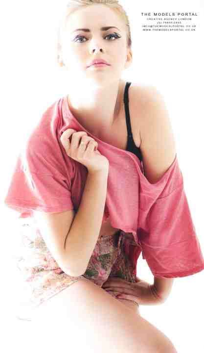 Samantha Jey - Photo 1