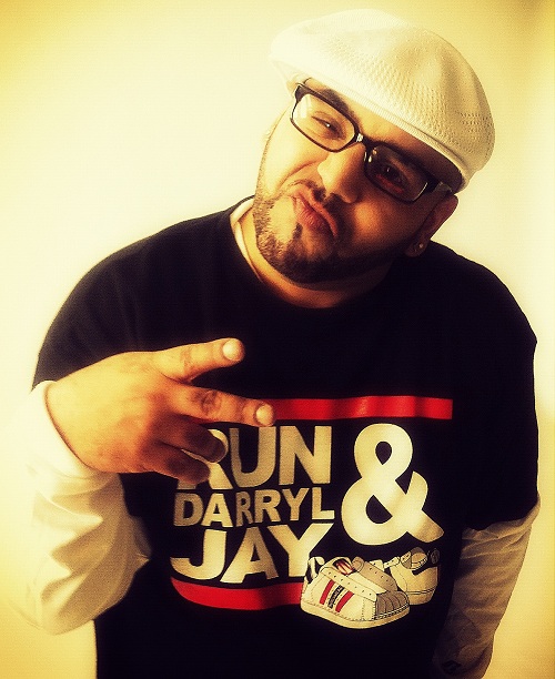 viceysings@yahoo.com - it's Vicey!!