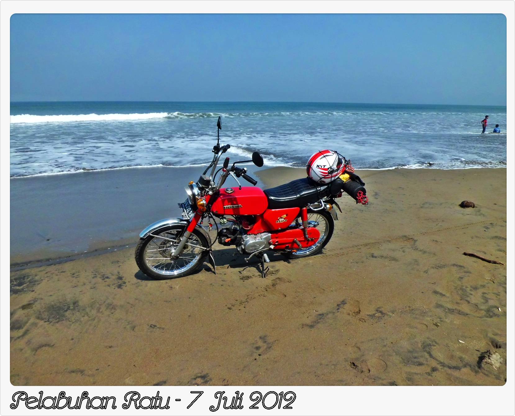 sonnykdn - Classic Bike at the Beach