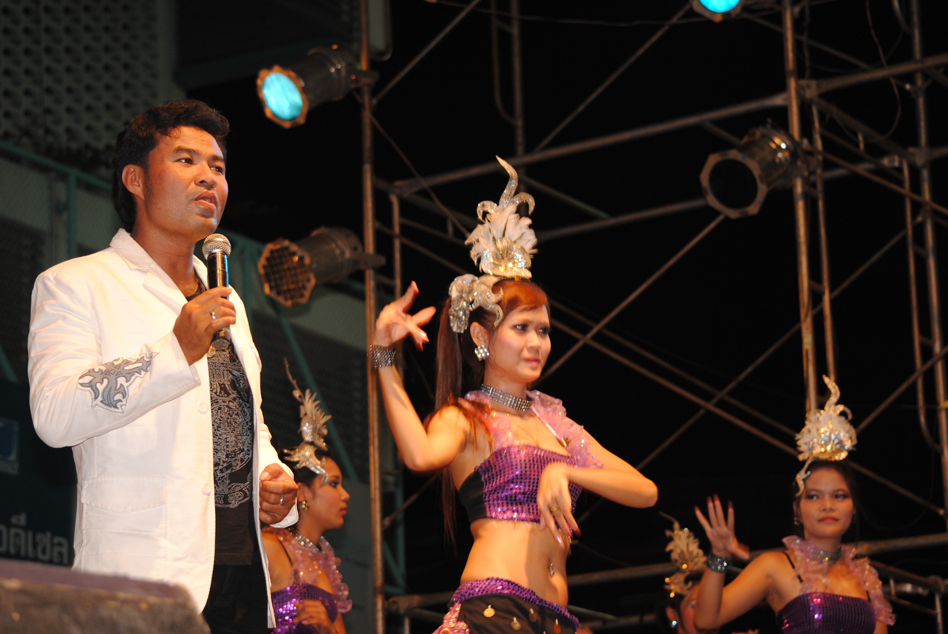 Luigi Governi - Singers and Dancers on Stage
