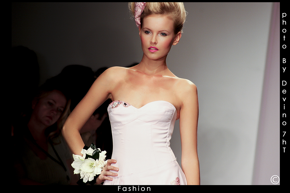DEVINO - RUNWAY