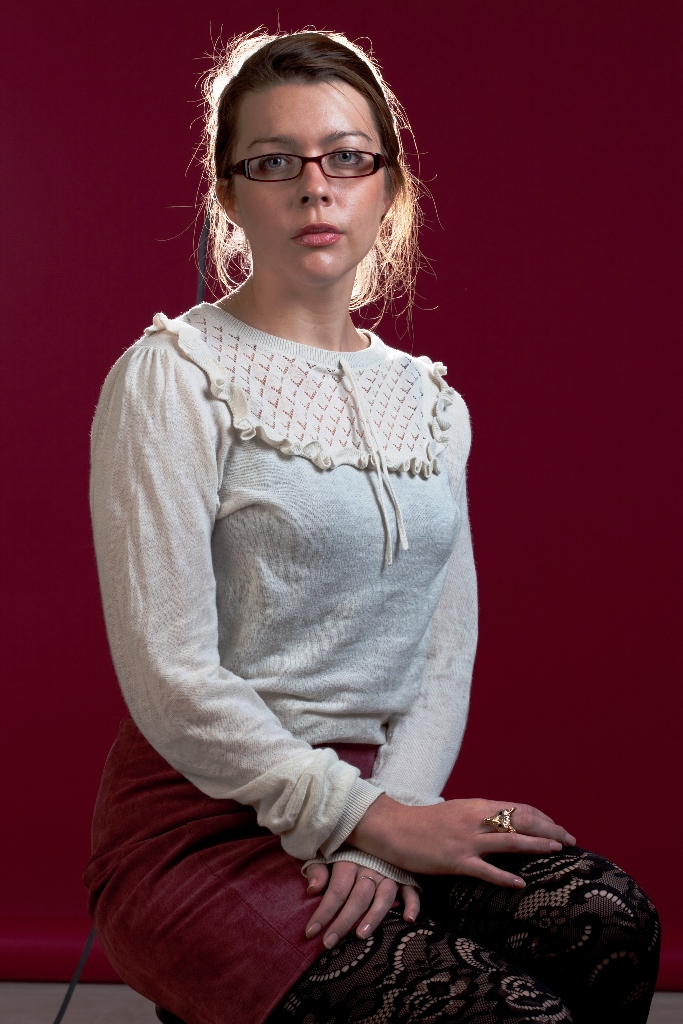 Julia - Studio backlight red background
